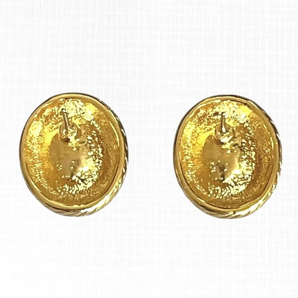 Vintage Oval Rhinestone Earrings Gold Tone Ribbed Bezel Studs Pierced 3/4